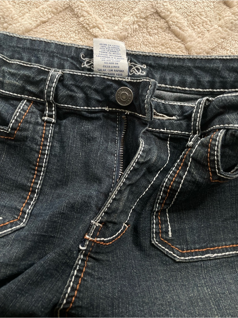 Revolt Jeans Dark Blue Cropped Capri with Cuffed Button Hem Size 8 Weekender - Picture 3 of 9
